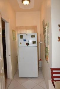 Dapur atau dapur kecil di Aileen Palm Cove Ja
