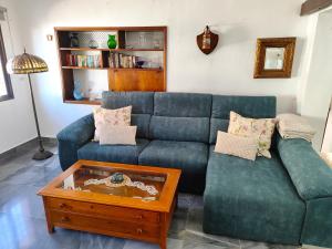 Część wypoczynkowa w obiekcie Evans Realty AL Villa & Piscina & Garaje & Playa