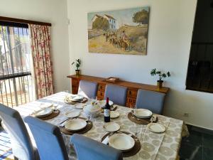 Zdjęcie z galerii obiektu Evans Realty AL Villa & Piscina & Garaje & Playa w mieście Fuengirola