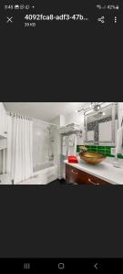 Gallery image of 3-bedroom, 1-bathroom And Beautiful Garden Hideaway In Gorge in Esquimalt