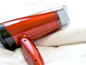 東京にあるWEB Hotel Tokyo Asakusabashi / Vacation STAY 8771の紙の上に座る赤いペン