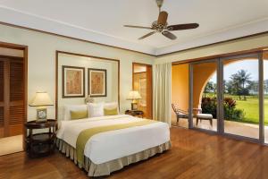 ITC Grand Goa, a Luxury Collection Resort & Spa, Goa客房内的一张或多张床位