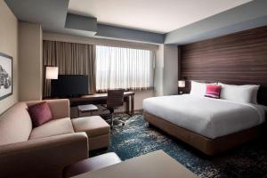 Postel nebo postele na pokoji v ubytování Residence Inn by Marriott Phoenix Downtown + 23 fotografií