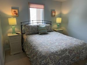 Afbeelding uit fotogalerij van Hear The Ocean From This Well Kept Oceanside Duplex in Brant Beach