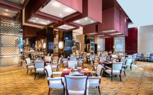 Un restaurant sau alt loc unde se poate mânca la Howard Johnson Tropical Garden Plaza Kunming