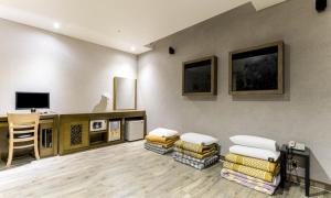 TV a/nebo společenská místnost v ubytování Dongtan BobosHotel