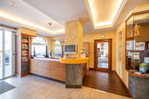 Kuchyň nebo kuchyňský kout v ubytování Centralhotel Binz