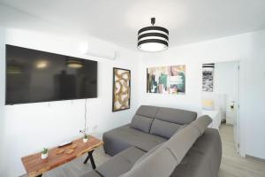 Μια τηλεόραση ή/και κέντρο ψυχαγωγίας στο Luxury Solarium, Jacuzzi, A/C and Wi-fi