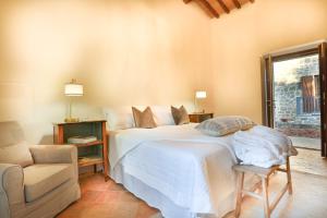 Pietra Campana Italian Villa Orvieto客房内的一张或多张床位