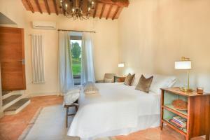 Pietra Campana Italian Villa Orvieto客房内的一张或多张床位