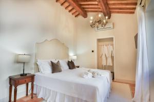 Pietra Campana Italian Villa Orvieto客房内的一张或多张床位