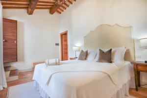 Pietra Campana Italian Villa Orvieto客房内的一张或多张床位