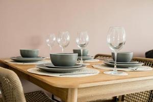 Ποτά στο BOURNECOAST - Stylish Flat with BALCONY - SEA GLIMPSES - 10 MIN WALK TO BEACH - PARKING - WIFI - FM8405