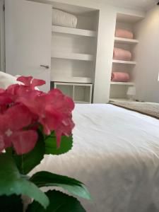 Posteľ alebo postele v izbe v ubytovaní Apartamento Torre Yago primera linea playa Benidorm con Wi-Fi & AC