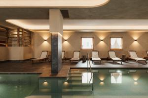 Bazén v ubytování Hotel Monte Cherz nebo v jeho okolí