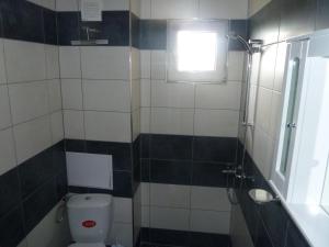 A bathroom at Anfid Apartments
