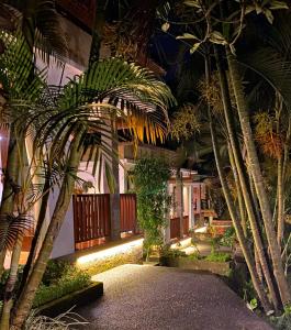 Zahrada ubytování Ardan Maison Ubud + 18 fotografií