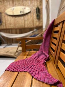 バレルにあるSunny Terraceの紫の毛布 +47枚の写真