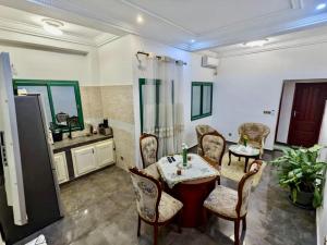 Fotografie z fotogalerie ubytování Appartement meublé en R1 Haut Standing 1CH v destinaci Yaoundé