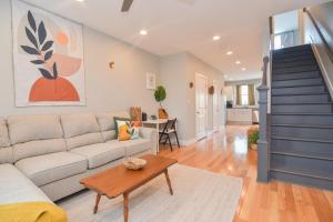 Gallery image of Beautiful Home w/ Rooftop Deck Within A 5 Mintue Walk To Johns Hopkins Hospital in Baltimore