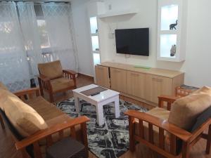 TV at/o entertainment center sa 2br Sweetwaters