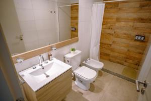 Et badeværelse på Edificio Olascoaga Centro 2 + 27 billeder