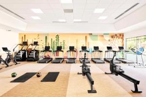 The Scottsdale Resort & Spa, Curio Collection by Hilton的健身中心和/或健身设施