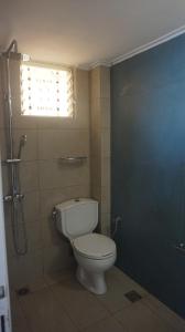 Ванна кімната в Akrogiali Beach Apartments