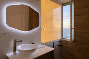 Kúpeľňa v ubytovaní Cas’ A Mare - Beachfront Luxury Suites