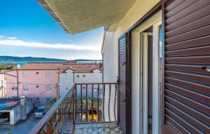Balkón nebo terasa v ubytování Two-Bedroom Apartment In Kastel Kambelovac
