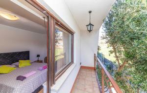 Balkón alebo terasa v ubytovaní Two-Bedroom Apartment In Kastel Kambelovac