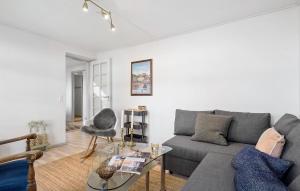Posezení v ubytování 1 Bedroom Amazing Apartment In Mariager