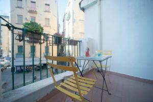 En balkon eller terrasse på Appartamento In Piazza