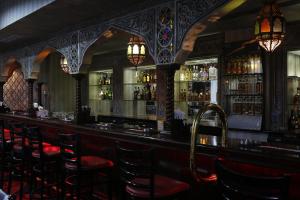 O lounge ou bar de Broadway Hotel