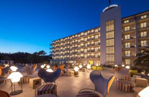 Bluesun Hotel Jadran的休息区