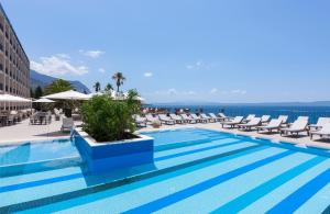 Bluesun Hotel Jadran内部或周边的泳池