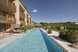 Bazén v ubytování Weinegg Wellviva Resort nebo v jeho okolí