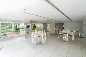 Restoran või mõni muu söögikoht majutusasutuses Ap 20%off, 100m Estação Metro, Garagem, Piscina, Jr Catito