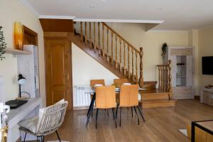 Μια τηλεόραση ή/και κέντρο ψυχαγωγίας στο Chalet frente a Rapadoira.Foz