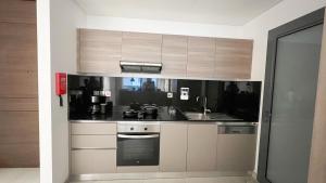 Fotografie z fotogalerie ubytování 1BHK Near Airport, Pool, Parking v destinaci Muscat