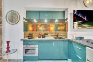 Dapur atau dapur kecil di Aphrodite suite de prestige +5 gambar