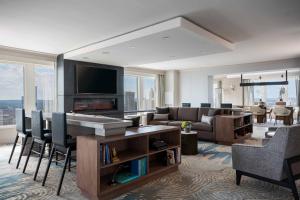 Lounge nebo bar v ubytování Baltimore Marriott Waterfront