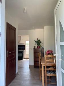 Afbeelding uit fotogalerij van Appartement Lavande - 6 pers avec mezzanine in Hargeville