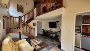 TV a/nebo společenská místnost v ubytování Villa Collioure Mar i Munt