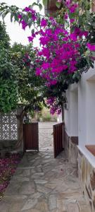 A garden outside Gestiona2R - Casa con finca en Pendueles al lado de la playa
