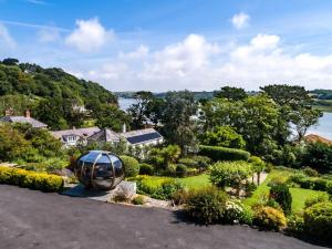 an aerial view of a house with a garden at 10 Bed in Northam 78035 in Northam