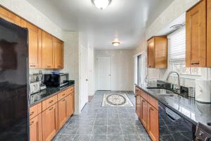 Imagen de la galería de Pet-Friendly Silver Spring Home 2 Mi to Downtown!, en Silver Spring