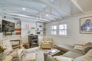 Gambar di galeri bagi Riverfront Topsham Home about 28 Mi to Portland! di Topsham