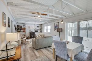 Gambar di galeri bagi Riverfront Topsham Home about 28 Mi to Portland! di Topsham