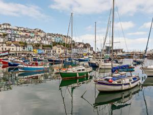 a group of boats are docked in a harbor at 2 bed in Brixham 83741 in Brixham